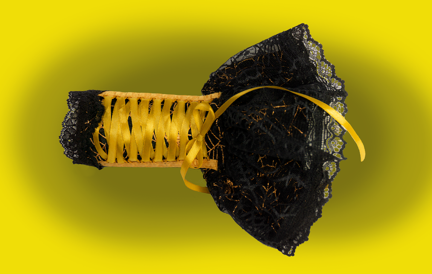 gothic Armstulpen mit Röckchen & Schnürung spider Spinnennetz aus Samt + Spitze in schwarz gold