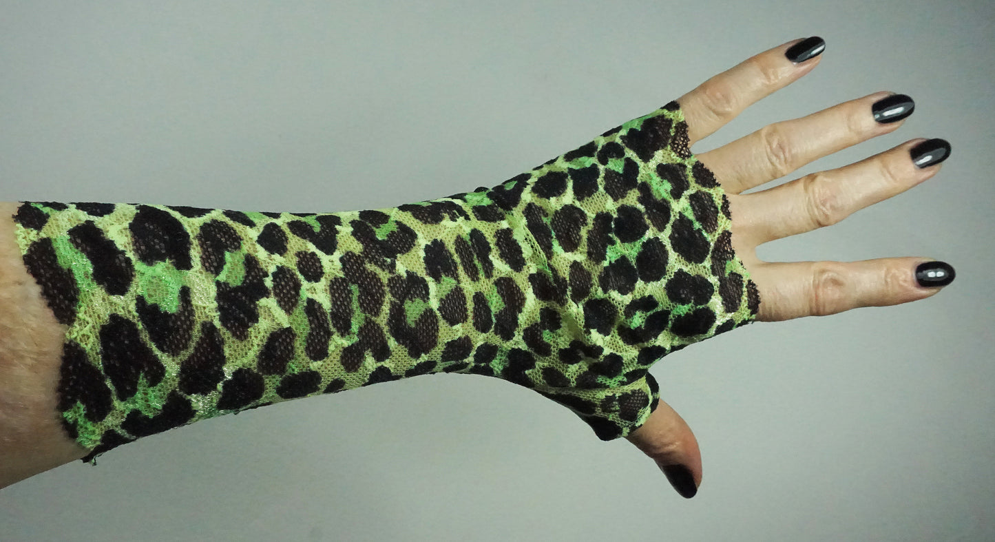 sexy lolita wrist warmers black/pink & bow
