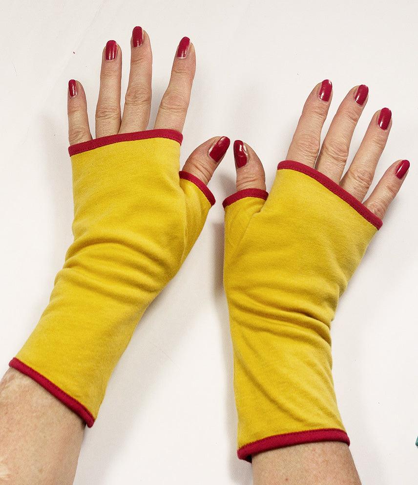 Pulswärmer | Handschuhe fingerlos aus Baumwoll-Jersey in curry gelb mit Futter & Paspel