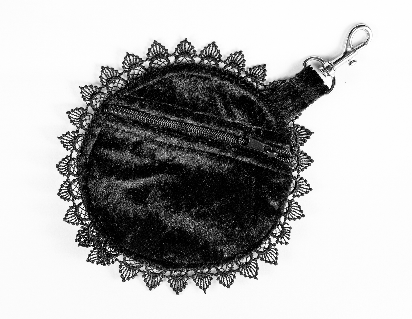 mini Täschchen rund mit gothic Spitze Pannesamt schwarz mit Karabiner zum Um/Anhängen