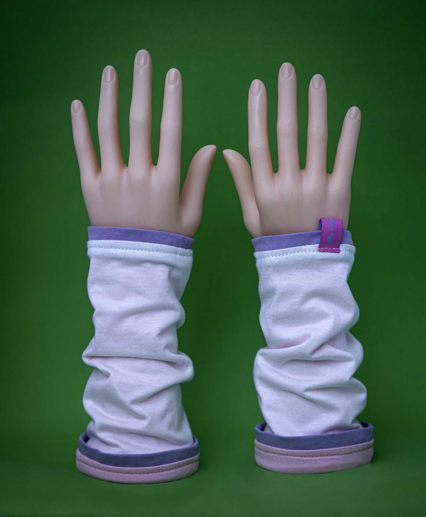 gothic lolita arm warmers | panne velvet & lots of lace | black pink | with belt and skirt