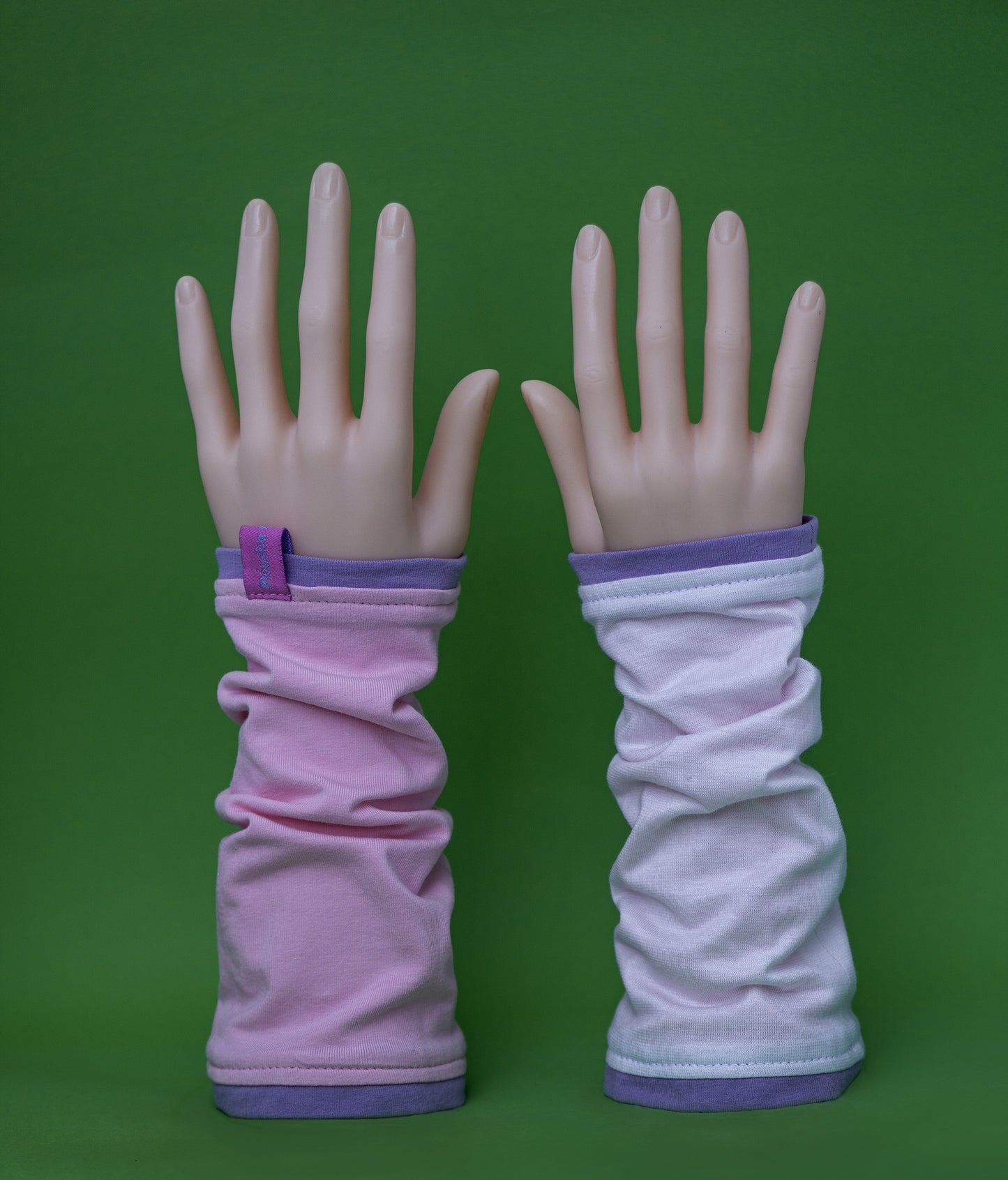gothic lolita arm warmers | panne velvet & lots of lace | black pink | with belt and skirt