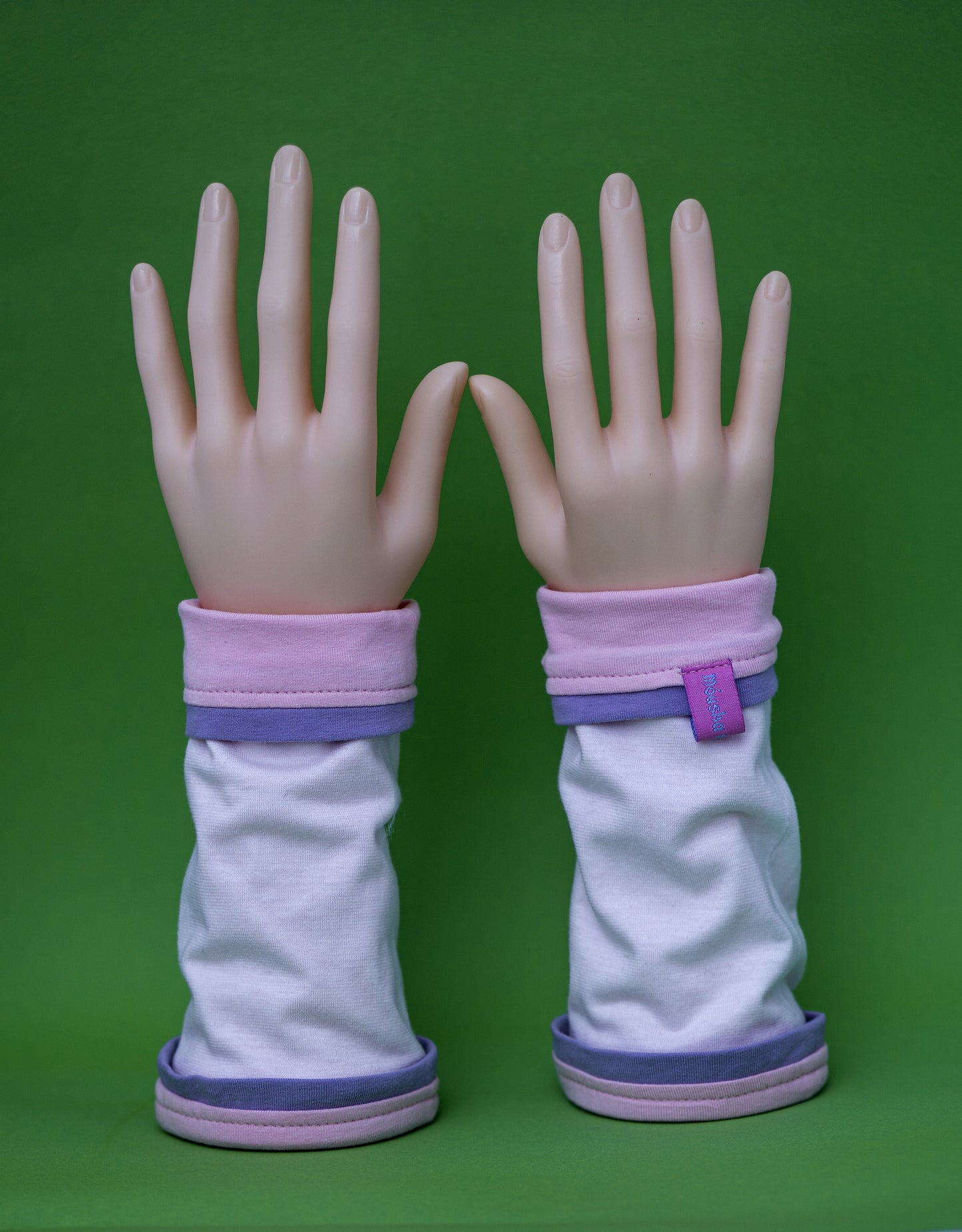gothic lolita arm warmers | panne velvet & lots of lace | black pink | with belt and skirt