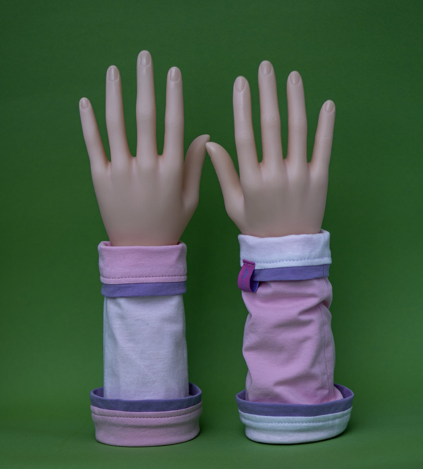 gothic lolita arm warmers | panne velvet & lots of lace | black pink | with belt and skirt