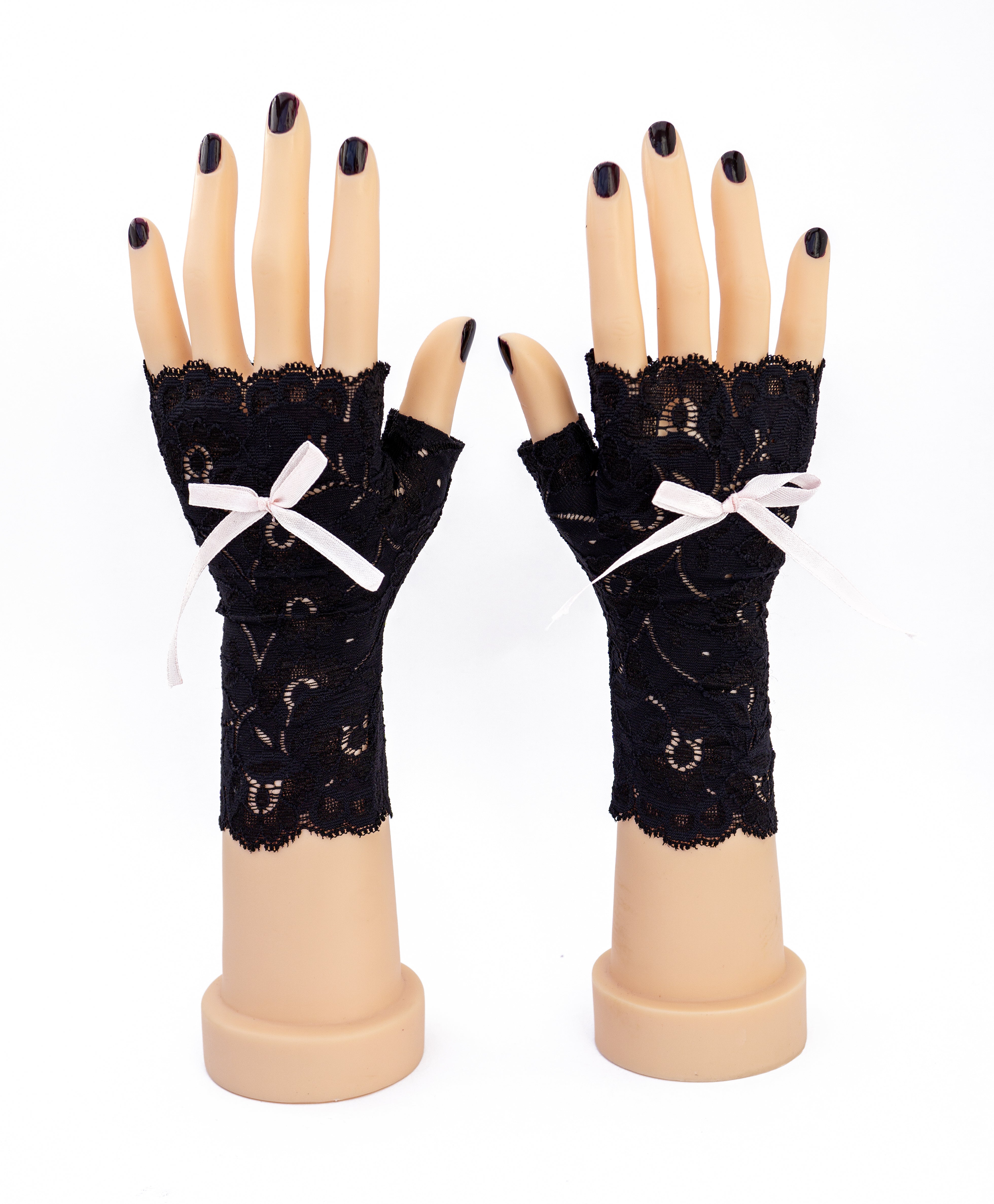 Handschuhe fingerlos aus schwarzer Spitze mit Schleife handgefertigt – Mouska Alfar Manufaktur