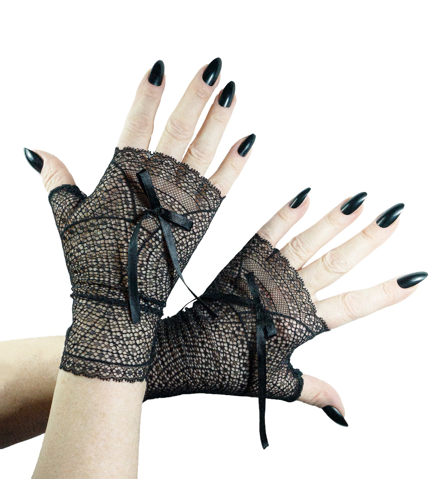 ein paar schwarze zarte Spitzenhandschuhe ohne Finger, nostalgisch, romantisch in 5 verschiedenen Größen. kaum elastisch, daher fest gearbeitet trotz zarter, durchscheinender Optik