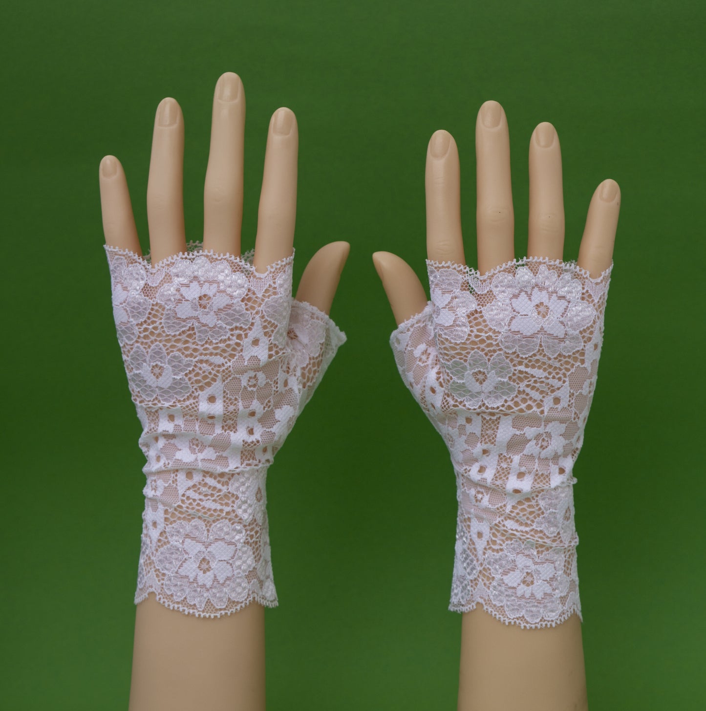 Handschuhe ohne Finger aus Blumen Netz Spitze schnee weiß, fest und stabil gearbeitet