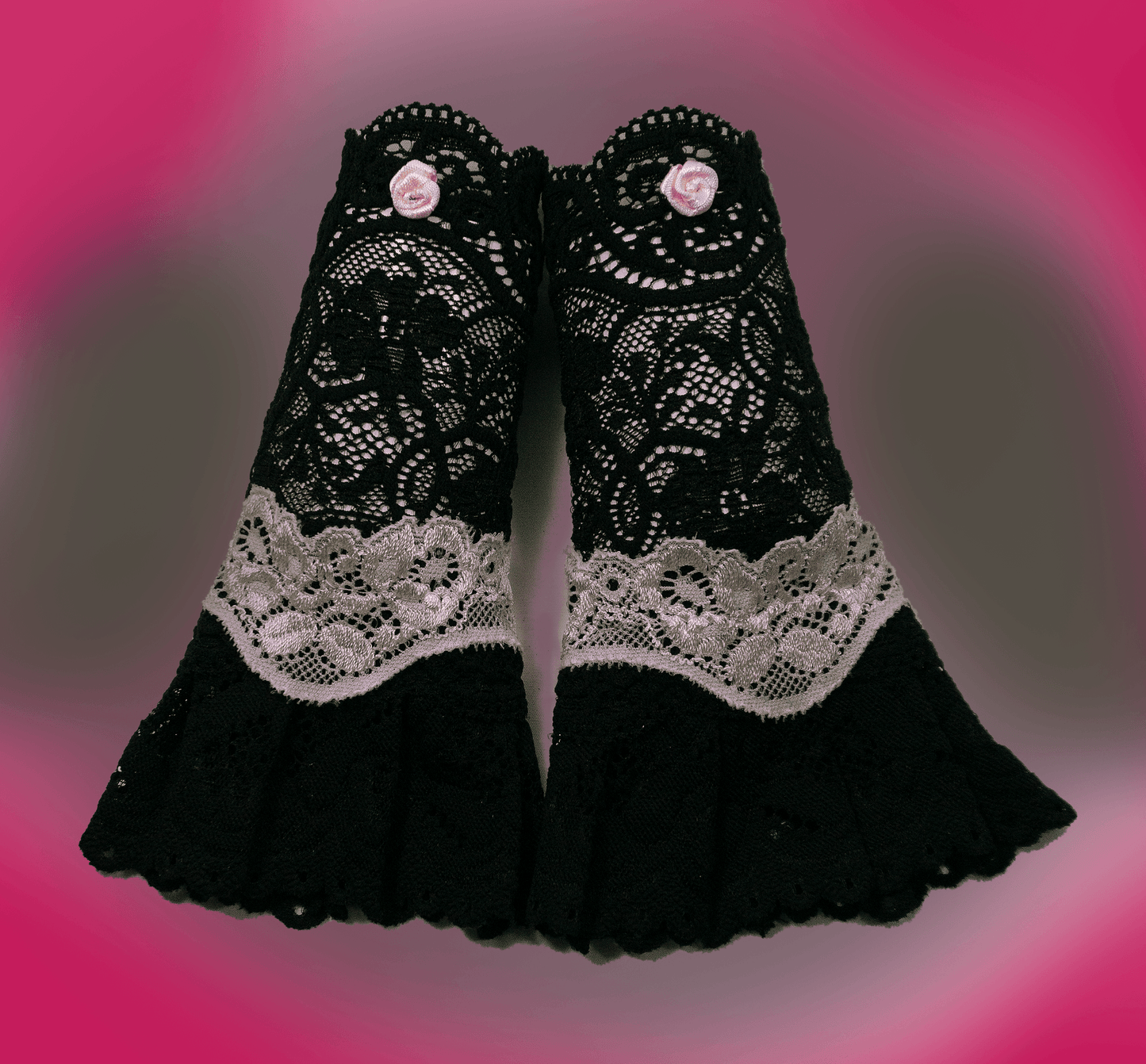 gothic lolita arm warmers | panne velvet & lots of lace | black pink | with belt and skirt