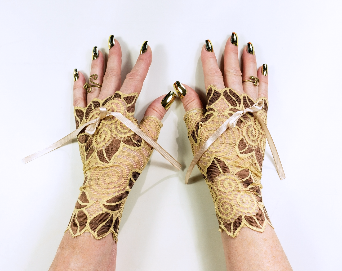 sexy lolita wrist warmers black/pink & bow