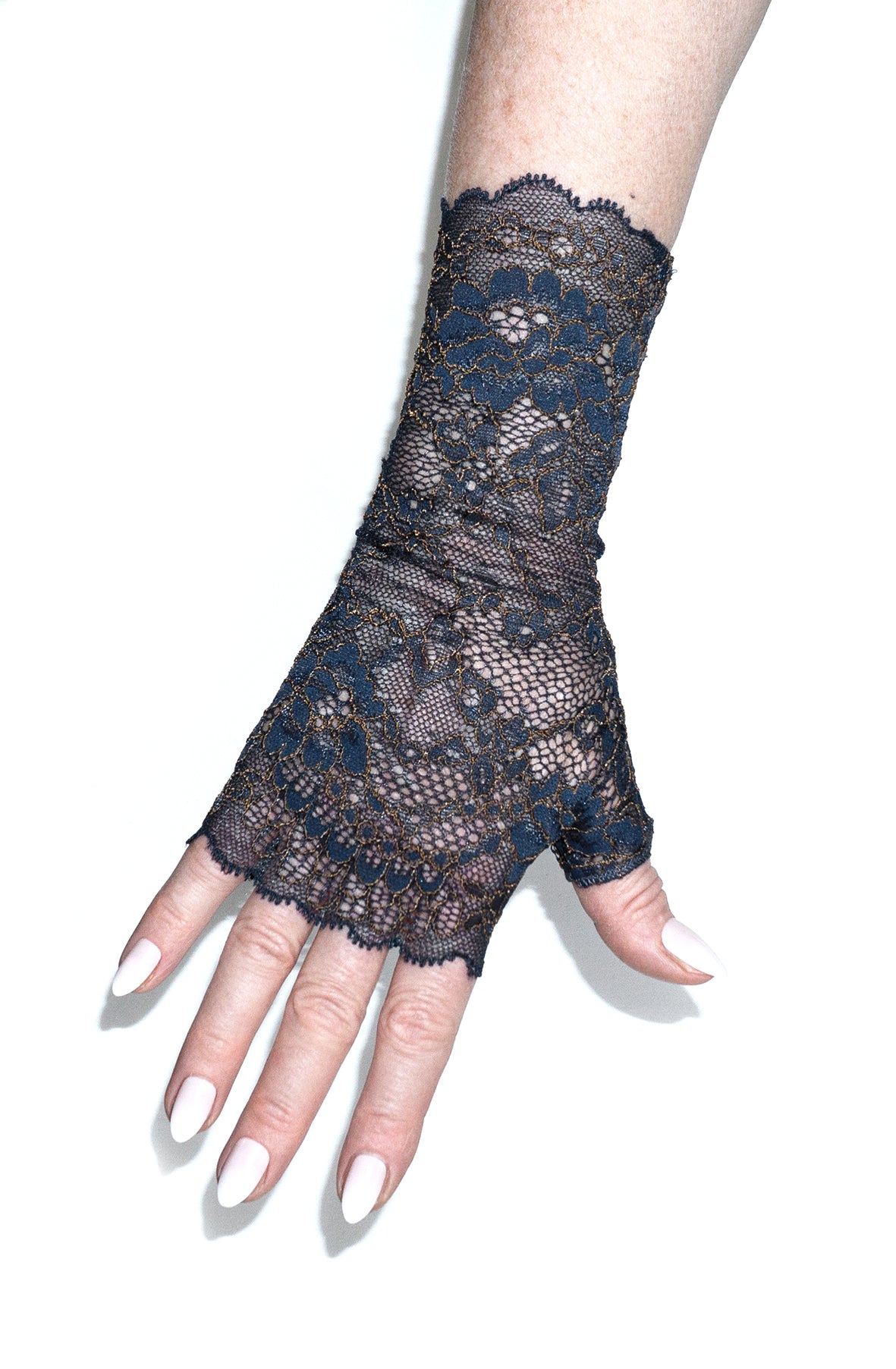 handschuhe Einzelansicht, Dessous Spitze mit Bogenkante, art deco style, auf jeder party ein Blickfang, handgefertigt, in 5 Größen erhältlich