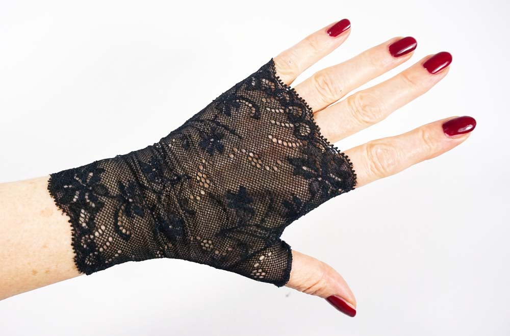 sexy lolita wrist warmers black/pink & bow