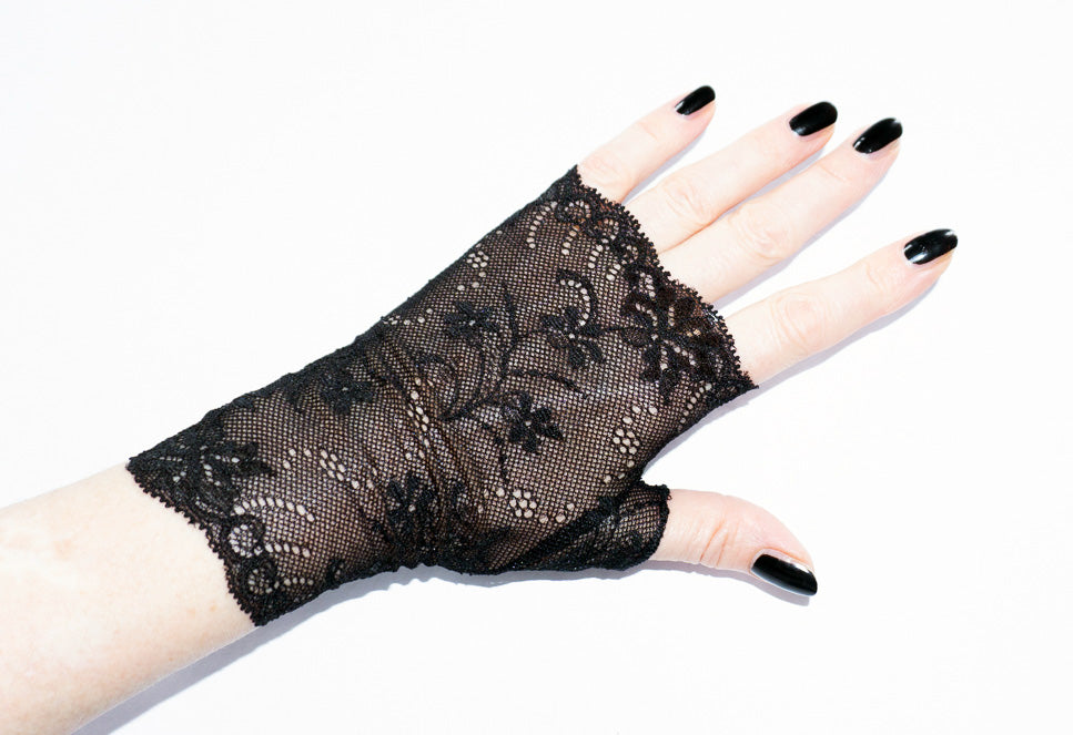 sexy lolita wrist warmers black/pink & bow