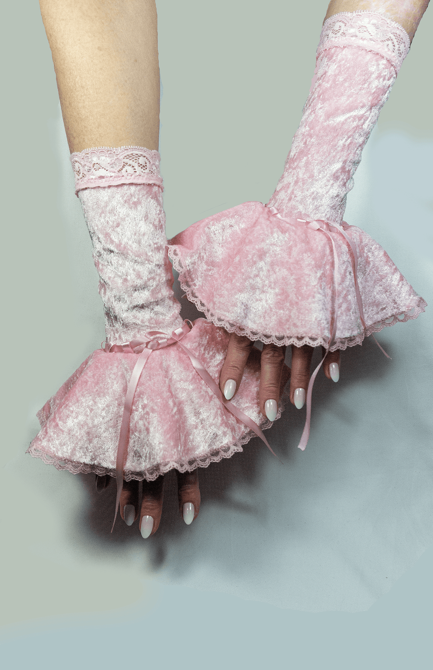 Armstulpen im Ballett Stil mit Tellerrock & Tütü in rosa aus Pannesamt + Spitzen alle Größen (Kopie)