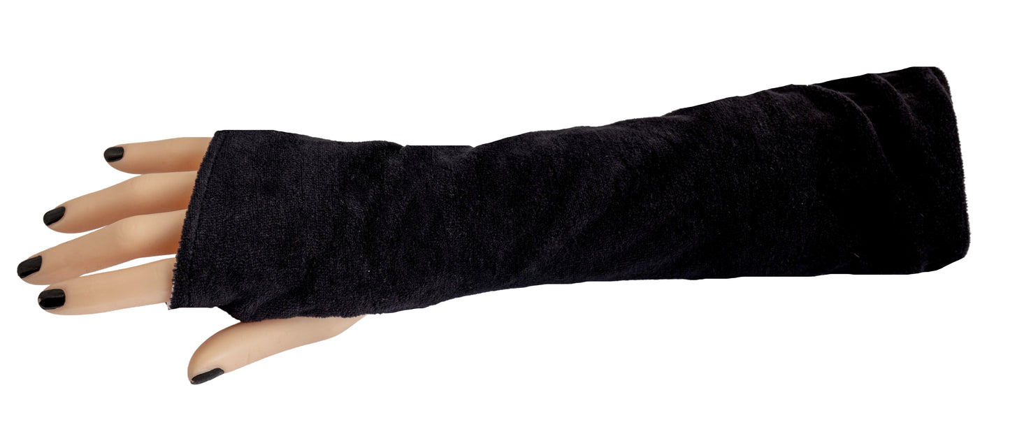 lange Armstulpe mit Futter, abgebildet in schwarz. Sorgt für warme Pfoten
