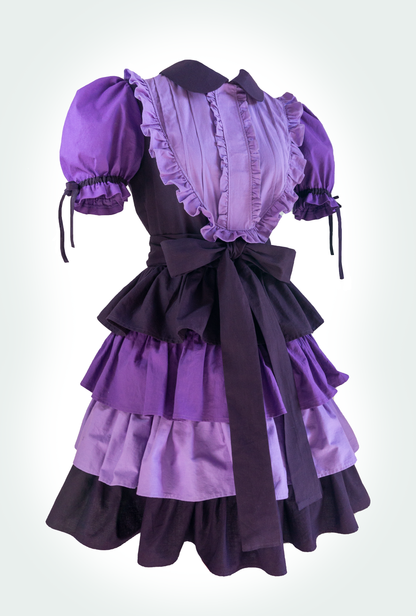 gothic lolita Kleid Isabella mit Plastron Rüschen Lagenrock midi aus Baumwolle lila Töne Größen 34-46