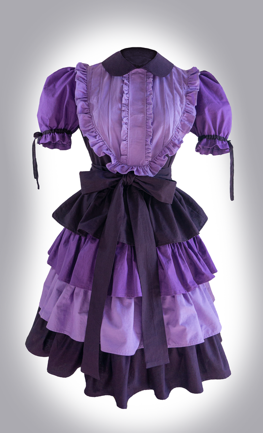 gothic lolita Kleid Isabella mit Plastron Rüschen Lagenrock midi aus Baumwolle lila Töne Größen 34-46