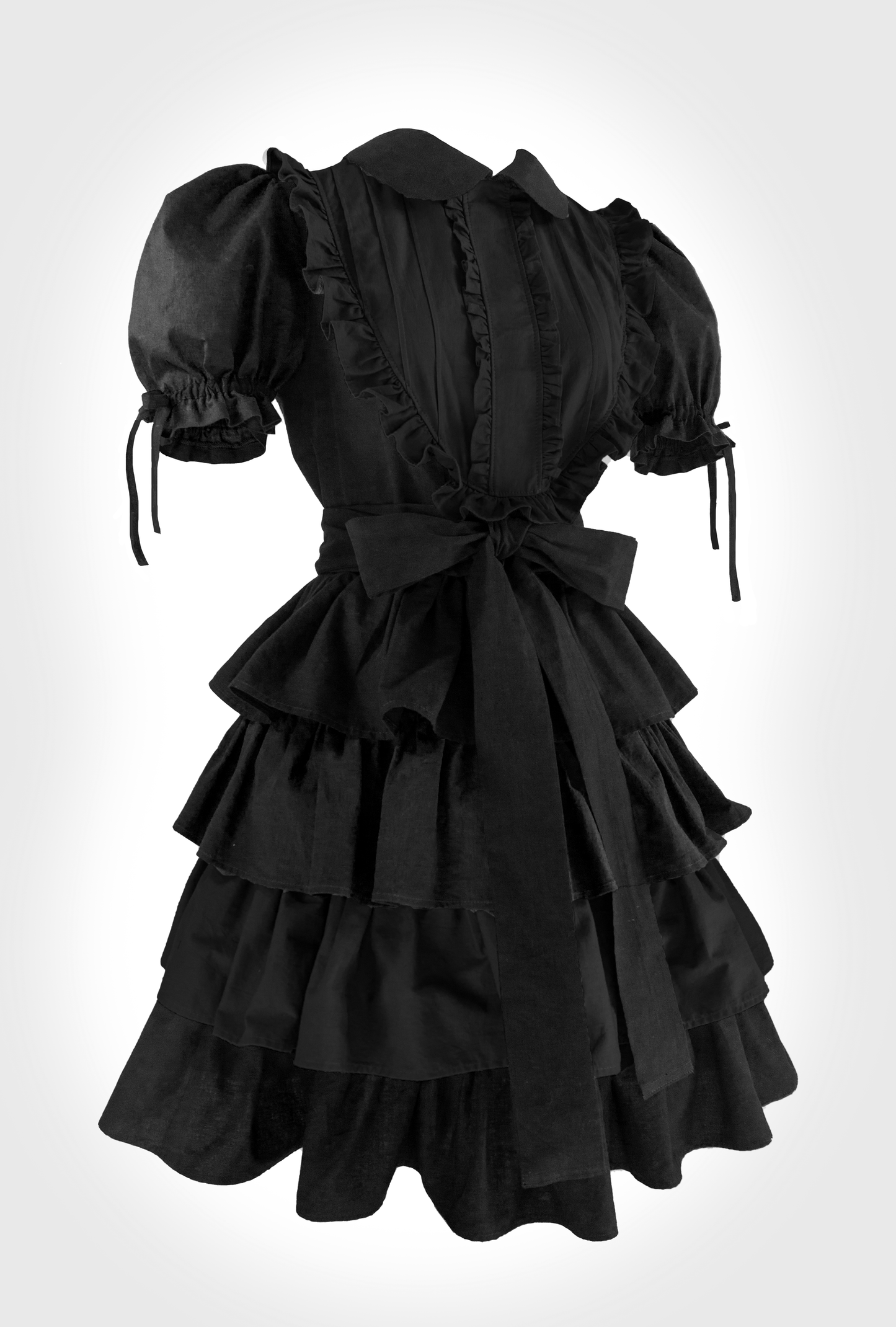 gothic lolita Kleid Isabella mit Plastron Rüschen Lagenrock midi aus Baumwolle mono schwarz