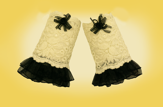 gothic lolita Manschetten schwarz creme Spitze geblümt Tüllspitze + Röschen