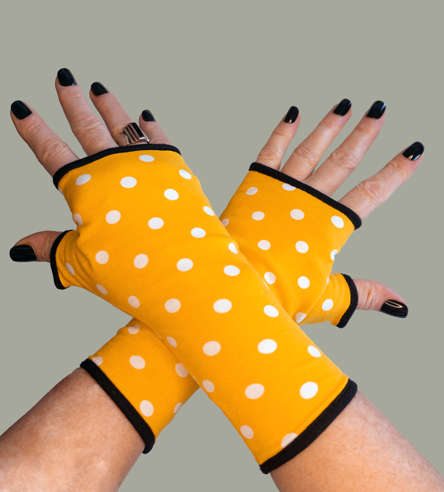 Pulswärmer Handschuhe fingerlos Jersey gelb mit weissen polka dots gefüttert mit oder ohne Schleife