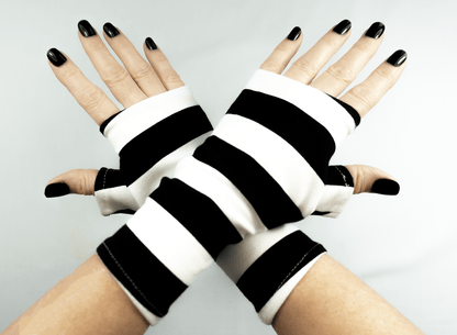 weiche Pulswärmer | Handschuhe ohne Finger fette Blockstreifen in schwarz weiß geringelt