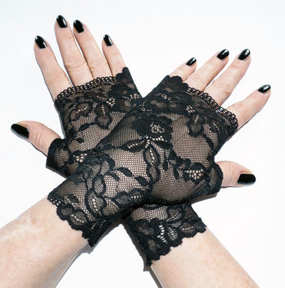 schöne Pulswärmer Handschuhe fingerlos gothic schwarz florale Musterung