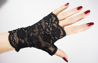 Pulswärmer Handschuhe fingerlos gothic schwarz mit Blumen