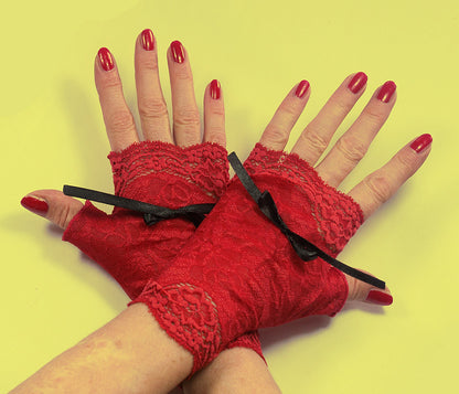 ♥ sexy Pulswärmer Handschuhe fingerlos rote Rosen & Schleife ♥