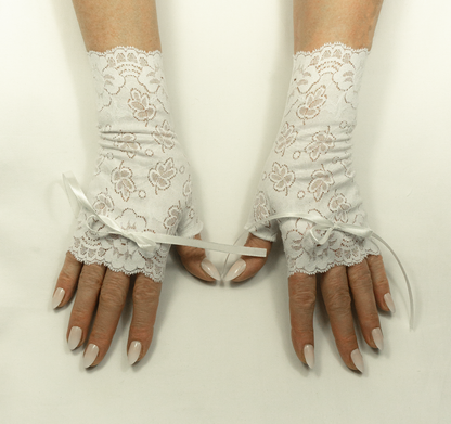 opaque wrist warmers | fingerless gloves | white with bow leaf pattern