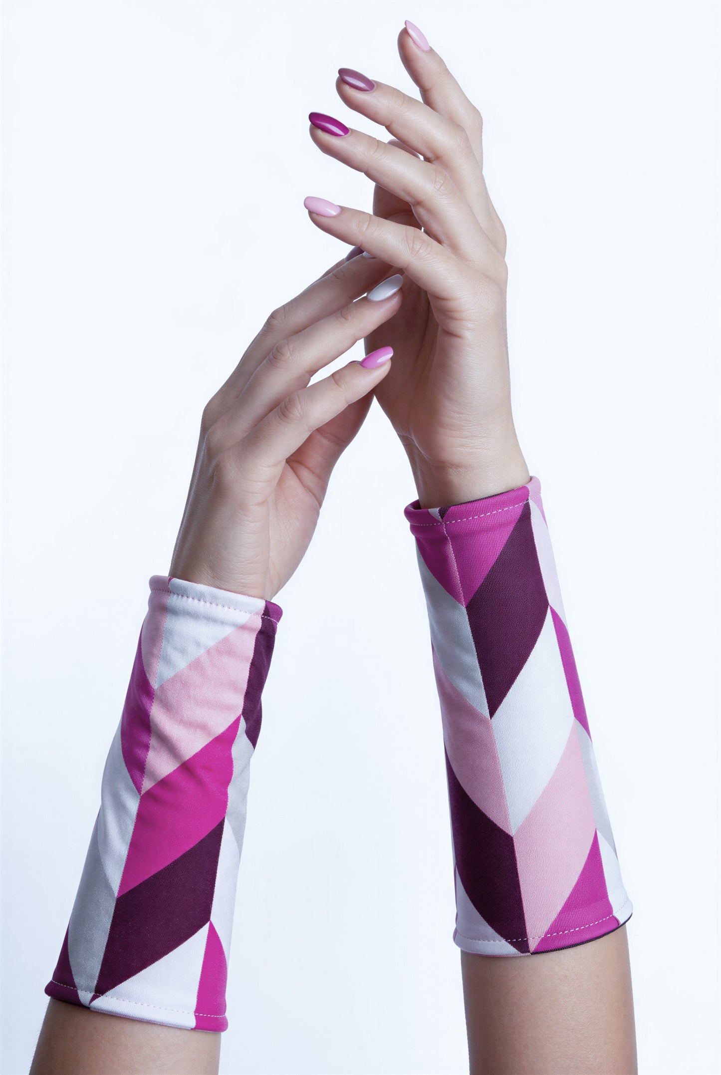 Soft jersey wrist warmers, SUPER COMFORTABLE #MUSTHAVE, brightly patterned, lined, lining color selectable, with bow