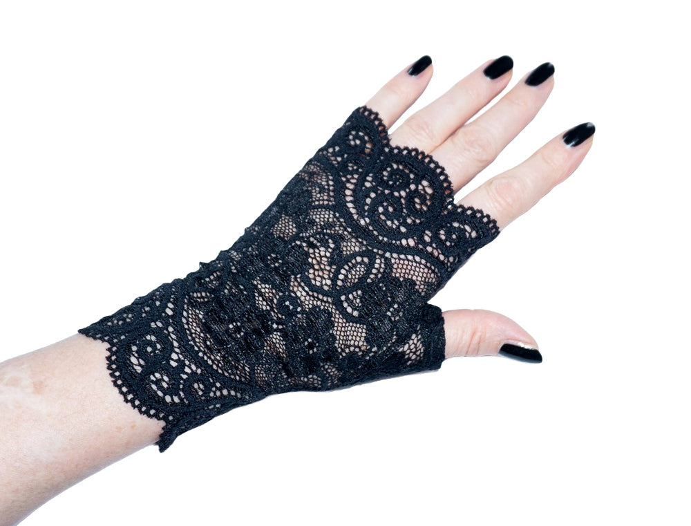 fingerlose gothic Lieblings Handschuhe aus schwarzer dicker Spitze | edel luxuriös limitiert, made in Germany, Anfertigung auf Bestellung in Größen von XS bis XL