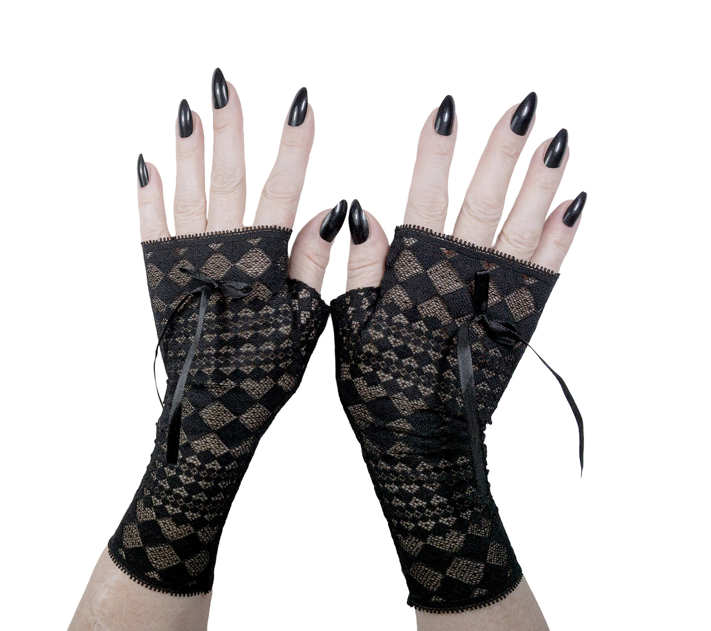 Schwarze fingerlose Spitzenhandschuhe mit geometrischem Rauten-Muster und einer kleinen Schleife im Vintage-Stil von Mouska Alfar.