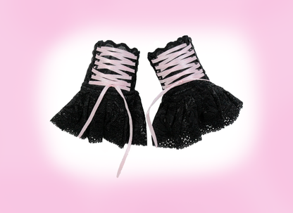 weitere Abbildung des ganzes Paares goth lolly Manschetten, Detail Nahansicht. Größen von XS bis XL. made in Germany