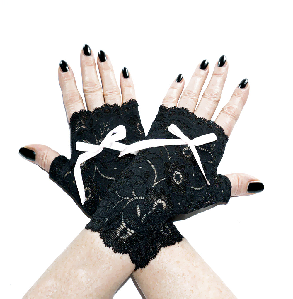 Handschuhe fingerlos aus schwarzer Spitze mit Schleife handgefertigt – Mouska Alfar Manufaktur