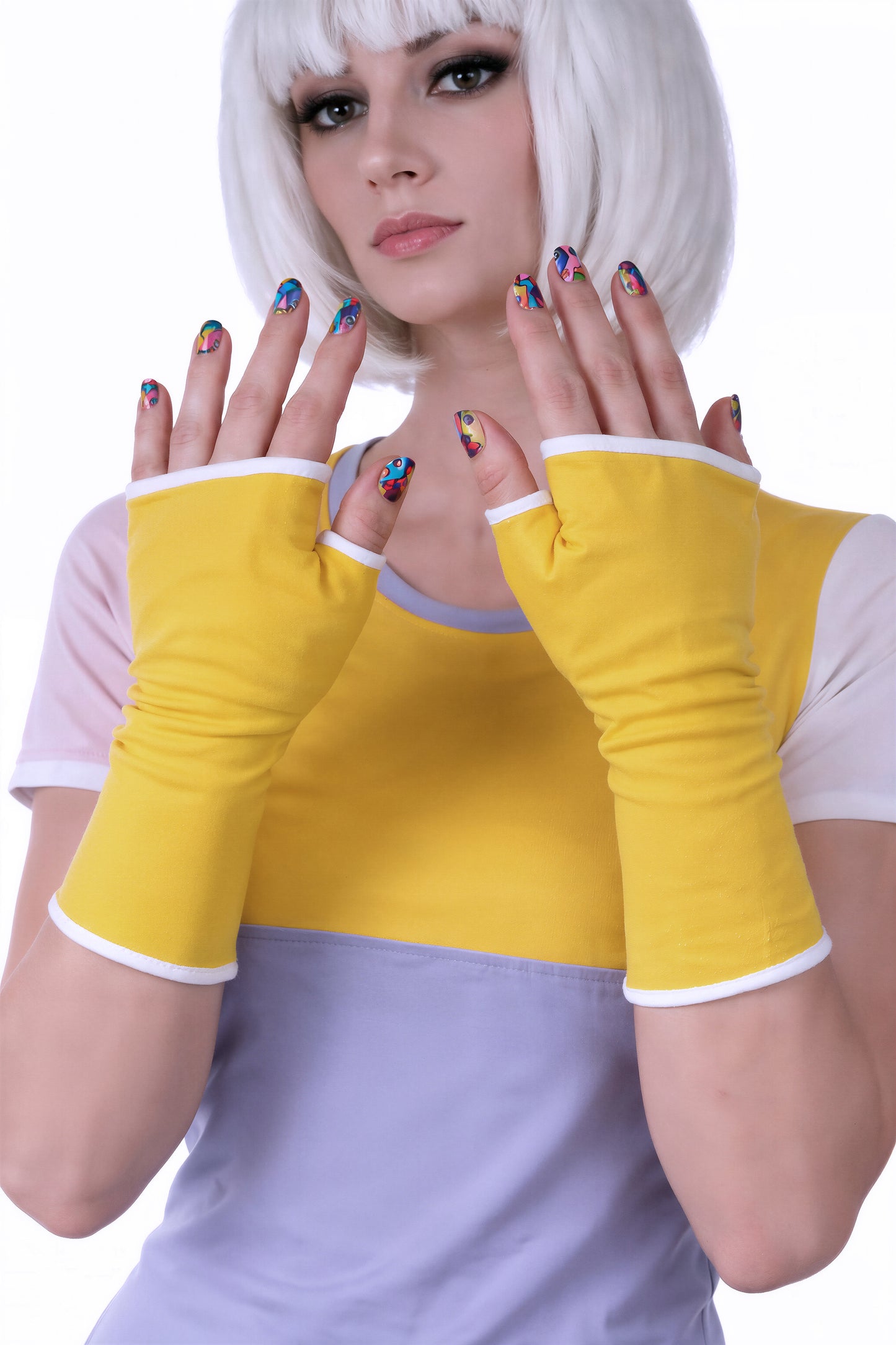 Nikita shirt mit fingerlosen Handschuhen zusammen präsentiert