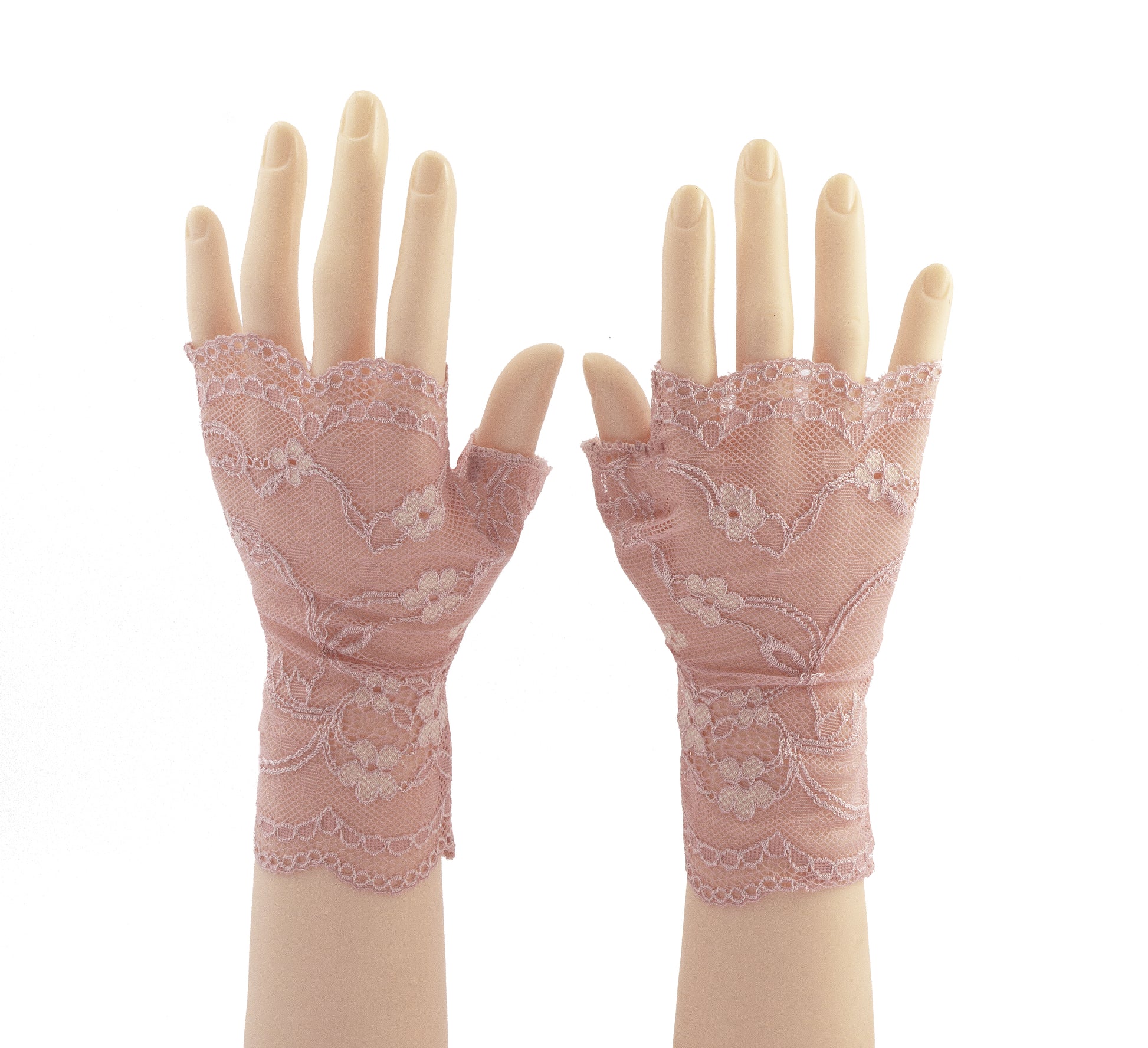 ein Paar Spitzen Handschuhe an Puppen händen fotografiert, in zartem rosa mit weißen Blümchen, 16,5 cm lang, Größen von XS bis XL, handgefertigt in Deutschland