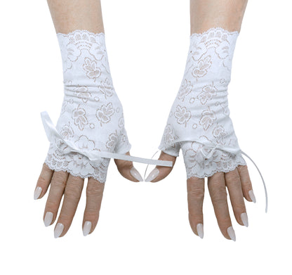 super bequeme und todschicke Hochzeits Handschuhe ohne Finger mit Satinschleife verziert. Aus Spitze geblümt, elastisch, deutsche Produktion. Größen von XS bis XL. Auf Bestellung, Handarbeit. abgebildet an Damen Händen mit lackierten Fingernägeln in weiß, ein Paar