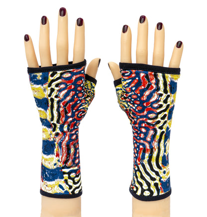 Soft jersey wrist warmers, SUPER COMFORTABLE #MUSTHAVE, brightly patterned, lined, lining color selectable, with bow