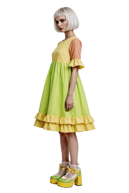 süßes sweet lolita kleid. hier ohne Petticoat an model Valentina abgebildet