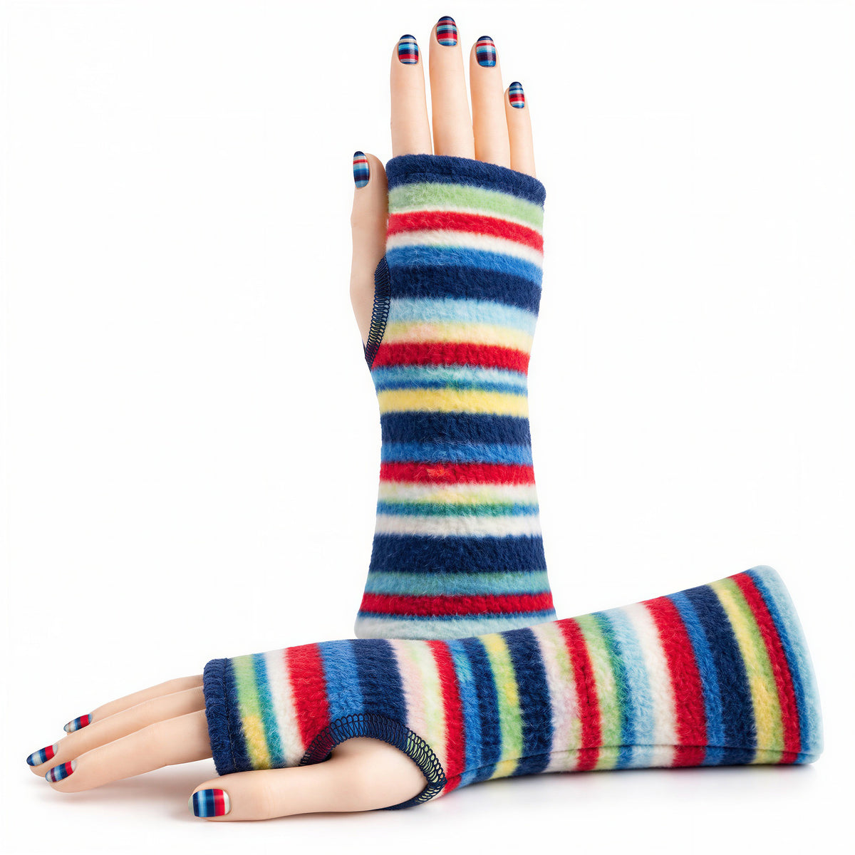 Hand Armstulpen Ringel Streifen Ethno in blauem Ambiente: rot, dunkelblau, hellblau, weiss,gelb. Wärmend, stylisch, robust und für die ganze Familie: Mama, Papa, Kinder, Oma, Opa, Tante und Onkel