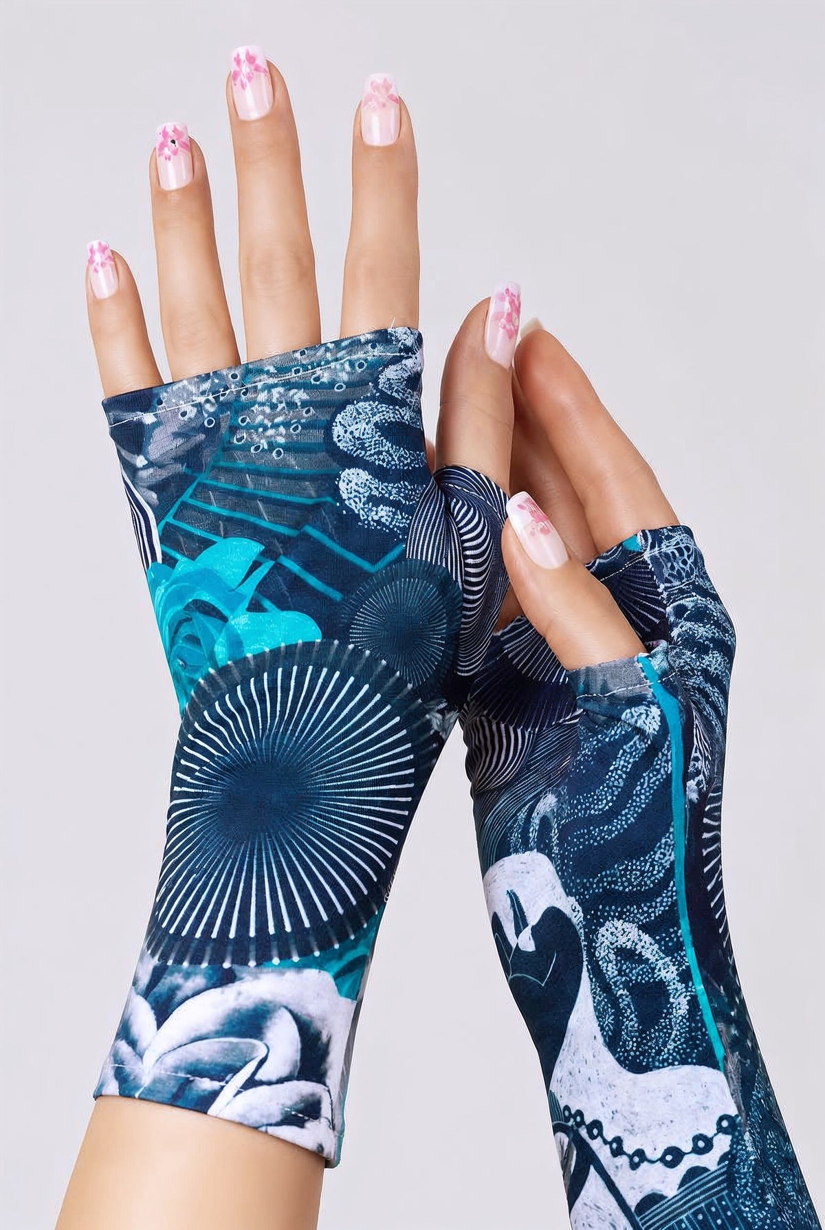 Mitaines en jersey doux, ULTRA CONFORTABLES #INDISPENSABLE, à motifs colorés, doublées (couleur de la doublure au choix), avec nœud.