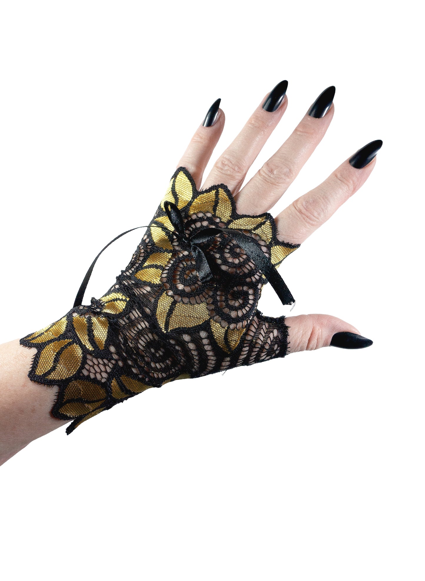 weitere Ansicht des Spitzen Handschuhs von Mouska Alfar, perfekt für zwanziger Jahre vintage party, Silvester oder Geburtstagsfeier als auch für gothic, Theater, Schauspiel, Drama Queen und ähnliches