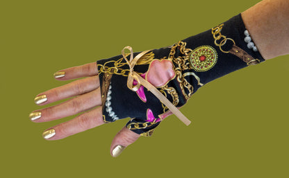 Soft jersey wrist warmers, SUPER COMFORTABLE #MUSTHAVE, brightly patterned, lined, lining color selectable, with bow