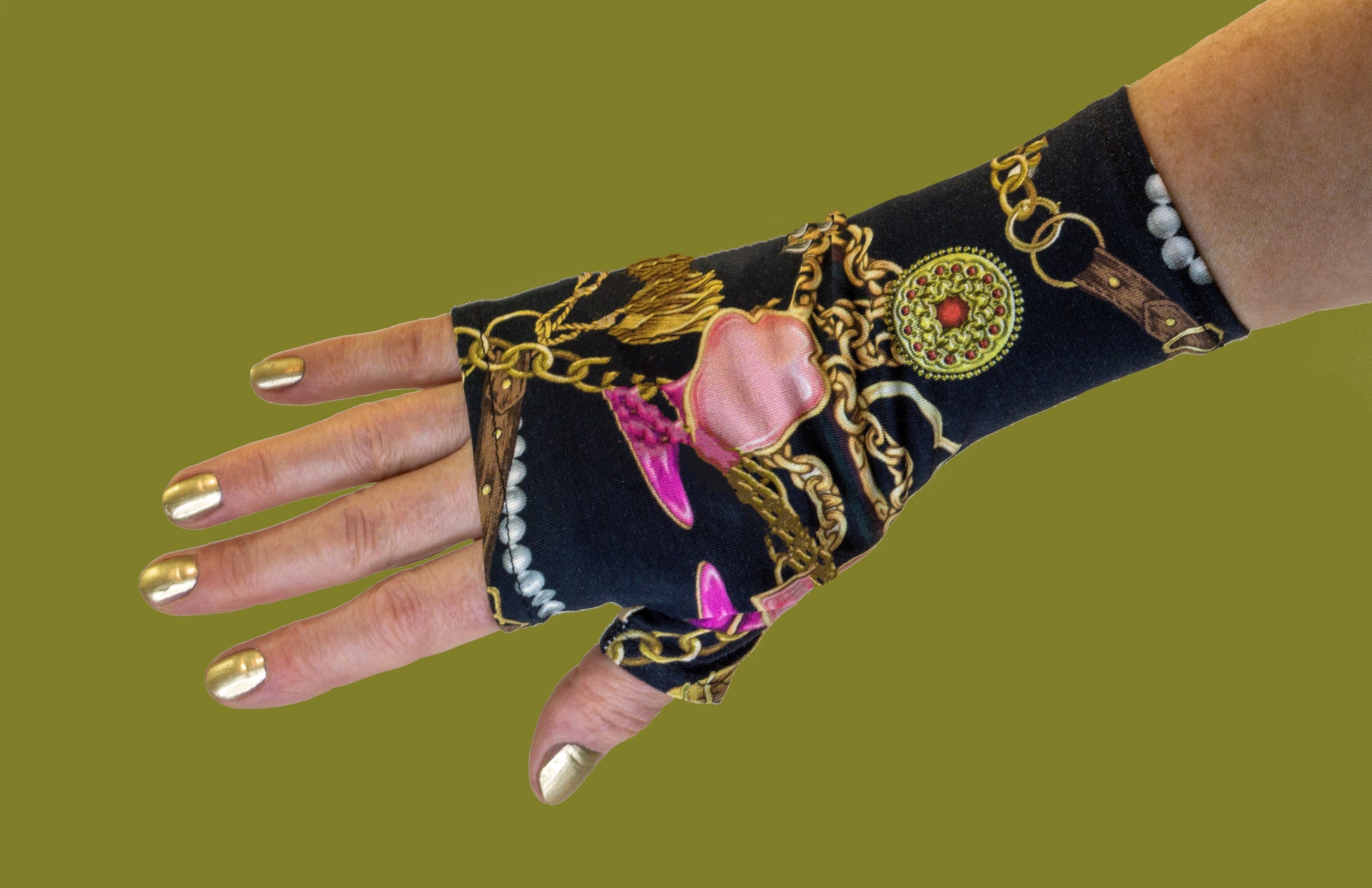 Detailansicht des russischen folklore glamour party Handschuhs ohne Schleife