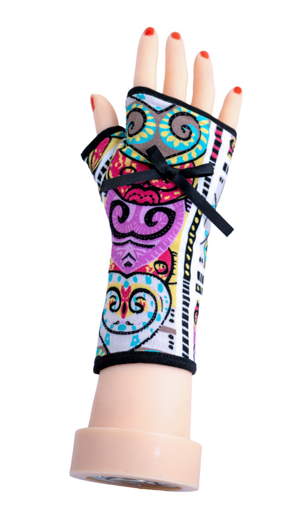 Soft jersey wrist warmers, SUPER COMFORTABLE #MUSTHAVE, brightly patterned, lined, lining color selectable, with bow