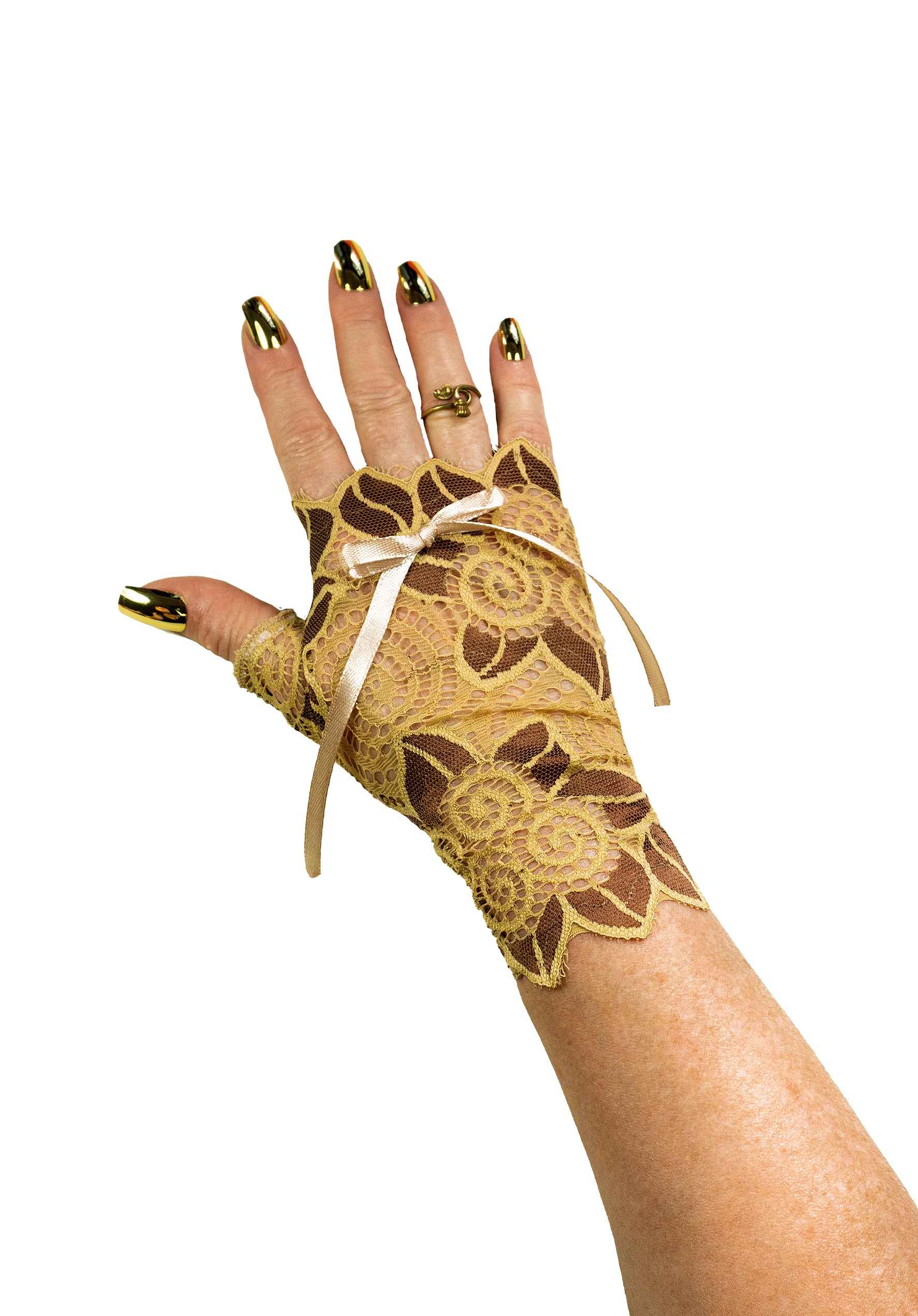 Ansicht eines Einzel Handschuhs aus beige brauner Spitze mit Schleife, ultimativ passend zum vintage look, boho, art deco oder Jugendstil