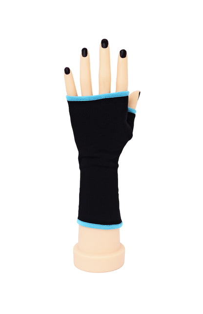 Handschuhe ohne Finger, gefüttert, mit Paspel. Futter wählbar. Abgebildet in schwarz mit türkis farbigem Futter.