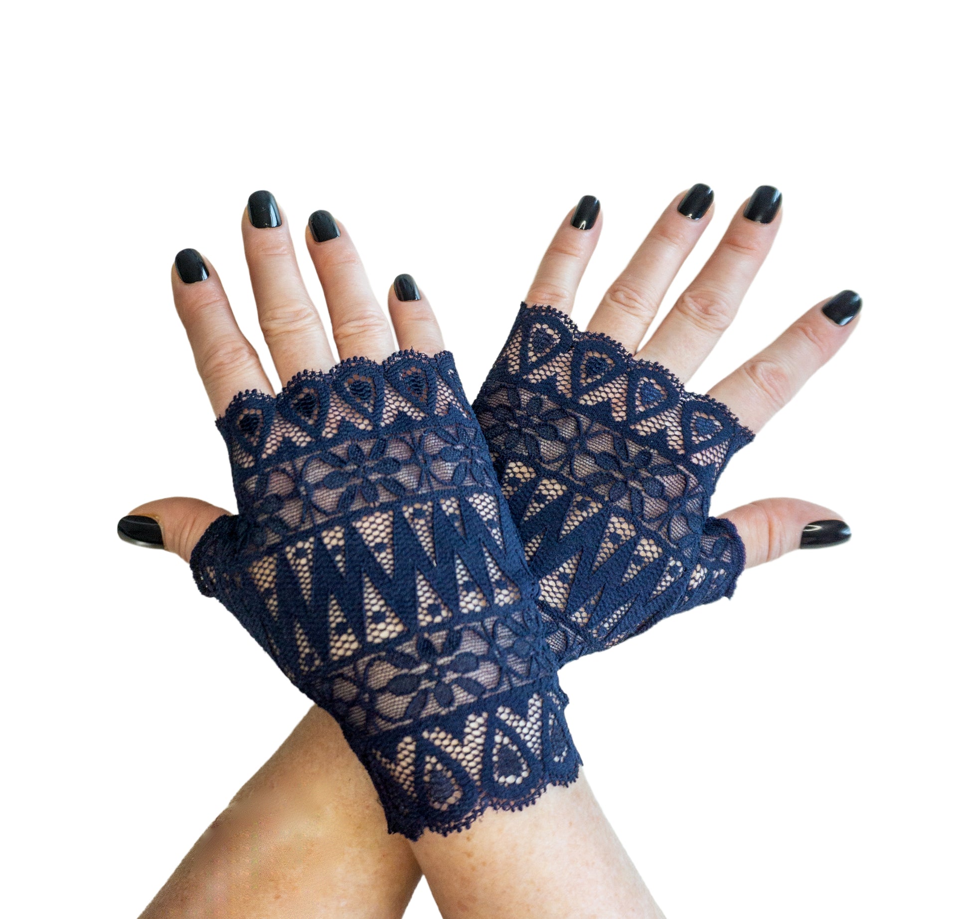 ein paar fingerlose Handschuhe made in Germany aus spitze im art deco Stil, vintage, folklore Ornamente, peppt jede Garderobe auf, auch für förmliche oder offizielle Anlässe, verdeckt außerdem Narben auf der Hand