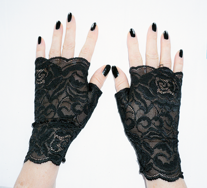 simple fine light wrist warmers gloves fingerless lace gold colored 