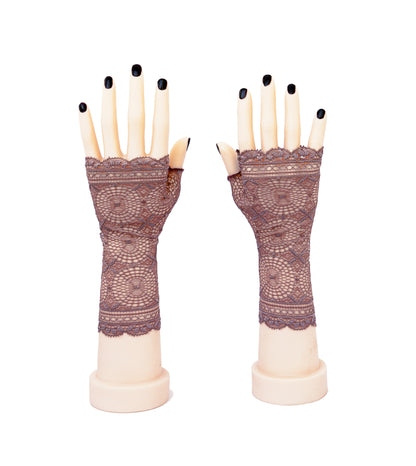 ein paar fingerlose Handschuhe aus vintage spitze, art deco Jugendstil style, belle epoche, schick & praktisch für die moderne Frau, Handarbeit in 5 Größen auf Bestellung, slowfashion aus Deutschland