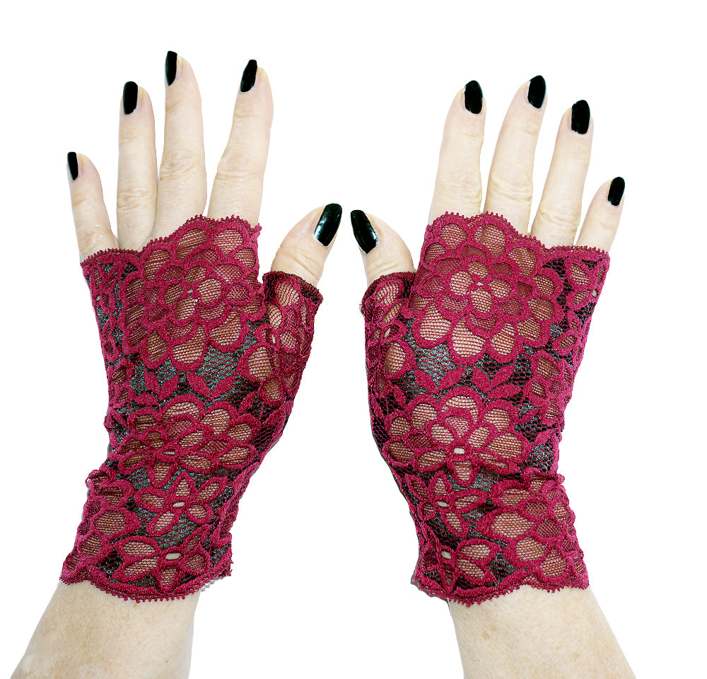 Zweifarbige fingerlose retro vintage Spitzenhandschuhe magenta schwarz mit Dahlien Blumenmuster von Mouska Alfar